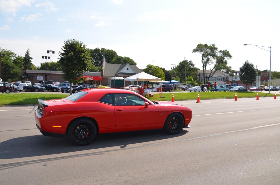  Dodge Challenger SRT Hellcat 2015 года  (фото 32 из 42)